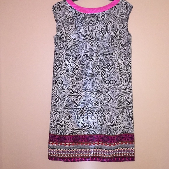 Cute dress - Picture 2 of 3